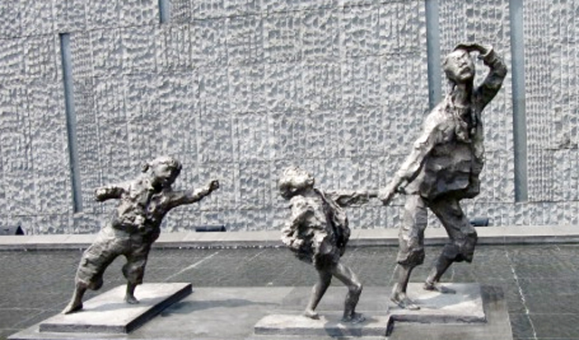 Nanjing-Massacre-sculpture